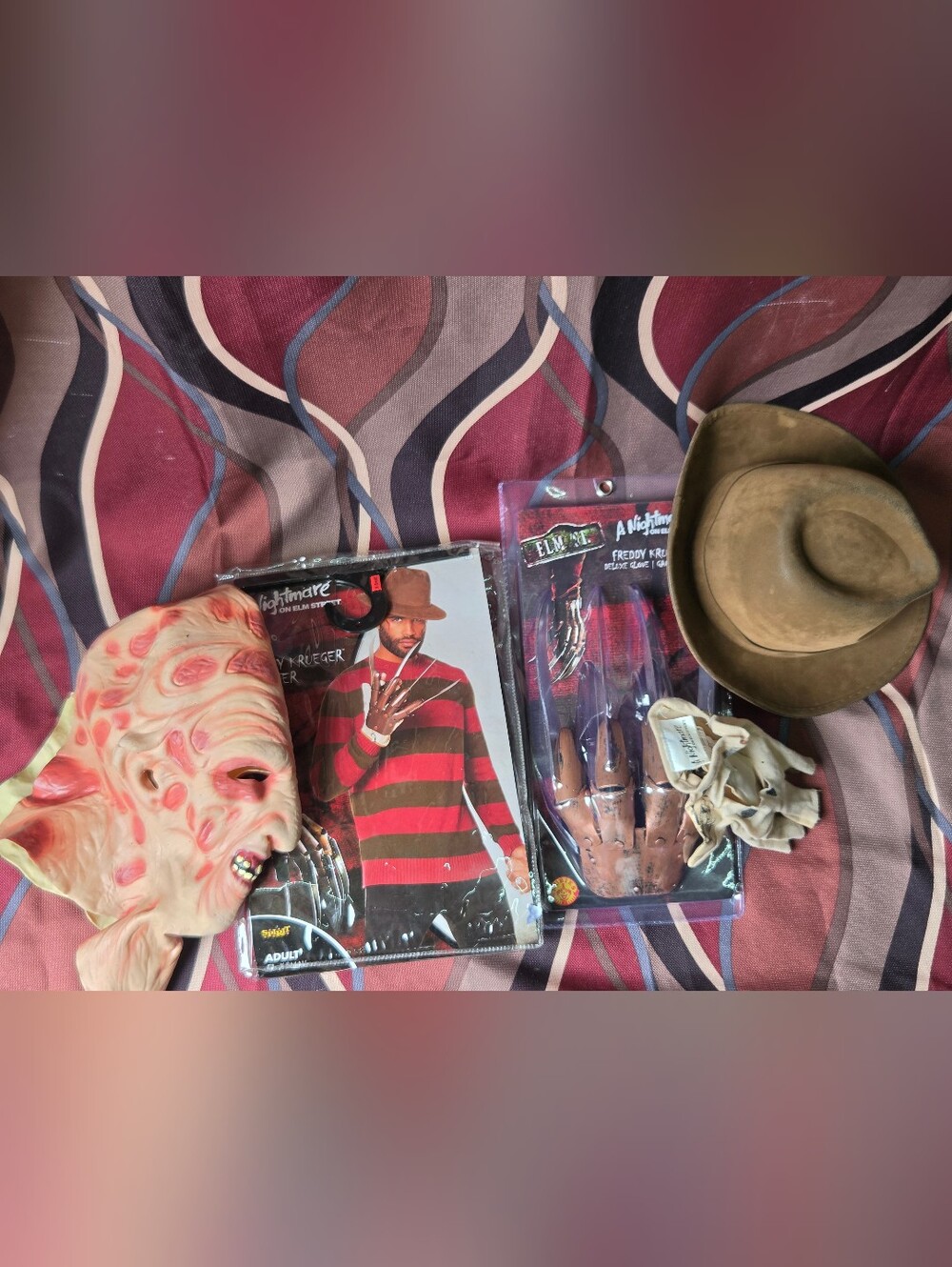 Freddy Krueger costume set signature red-and-green striped sweater Size Small